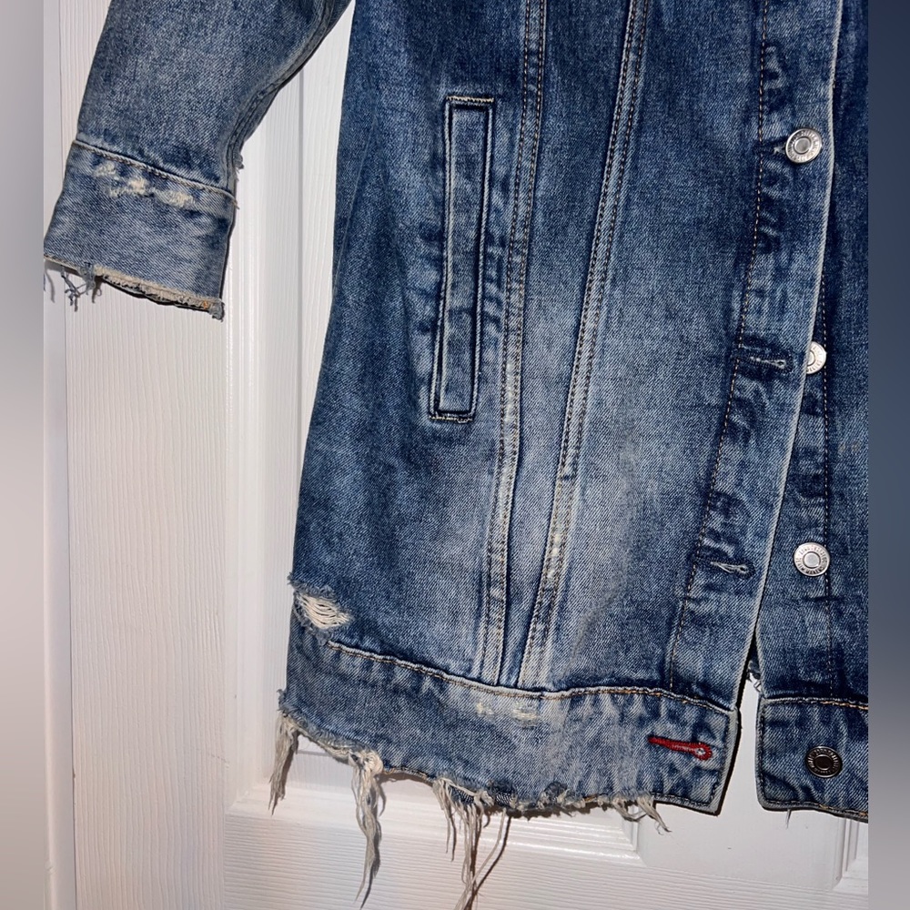 Zara distressed denim jacket with saying on the back, size M - Picture 4 of 8